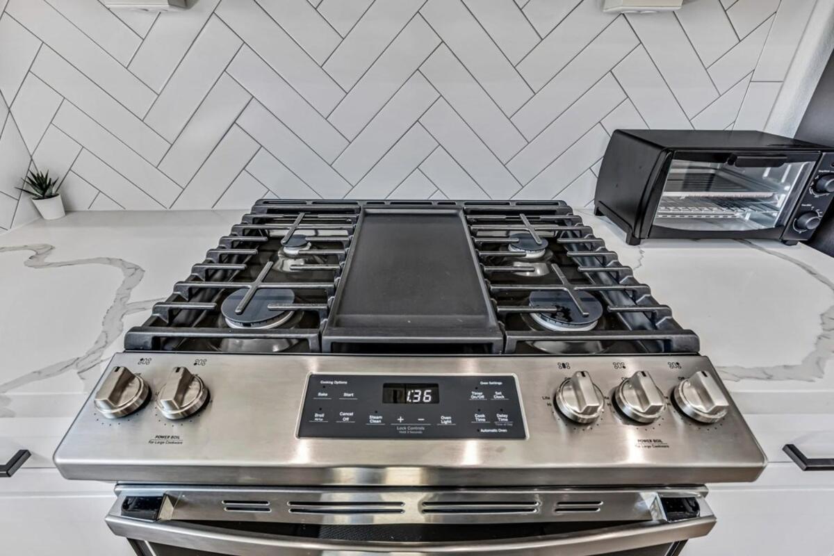 Modern 3Bd Retreat I Near Hotspots I Sleeps 12 Villa Houston Exterior photo